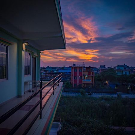 Galaxy Guest House Bhairāhawā Екстериор снимка