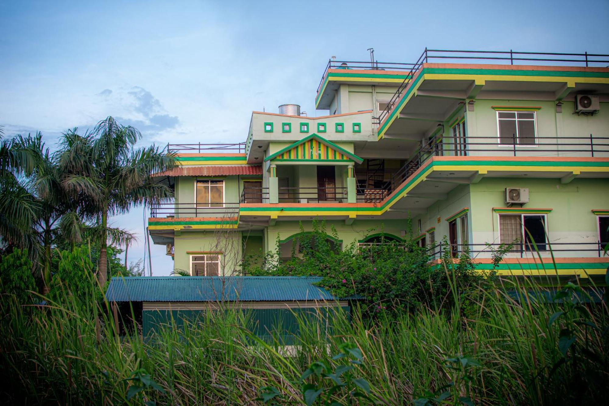 Galaxy Guest House Bhairāhawā Екстериор снимка
