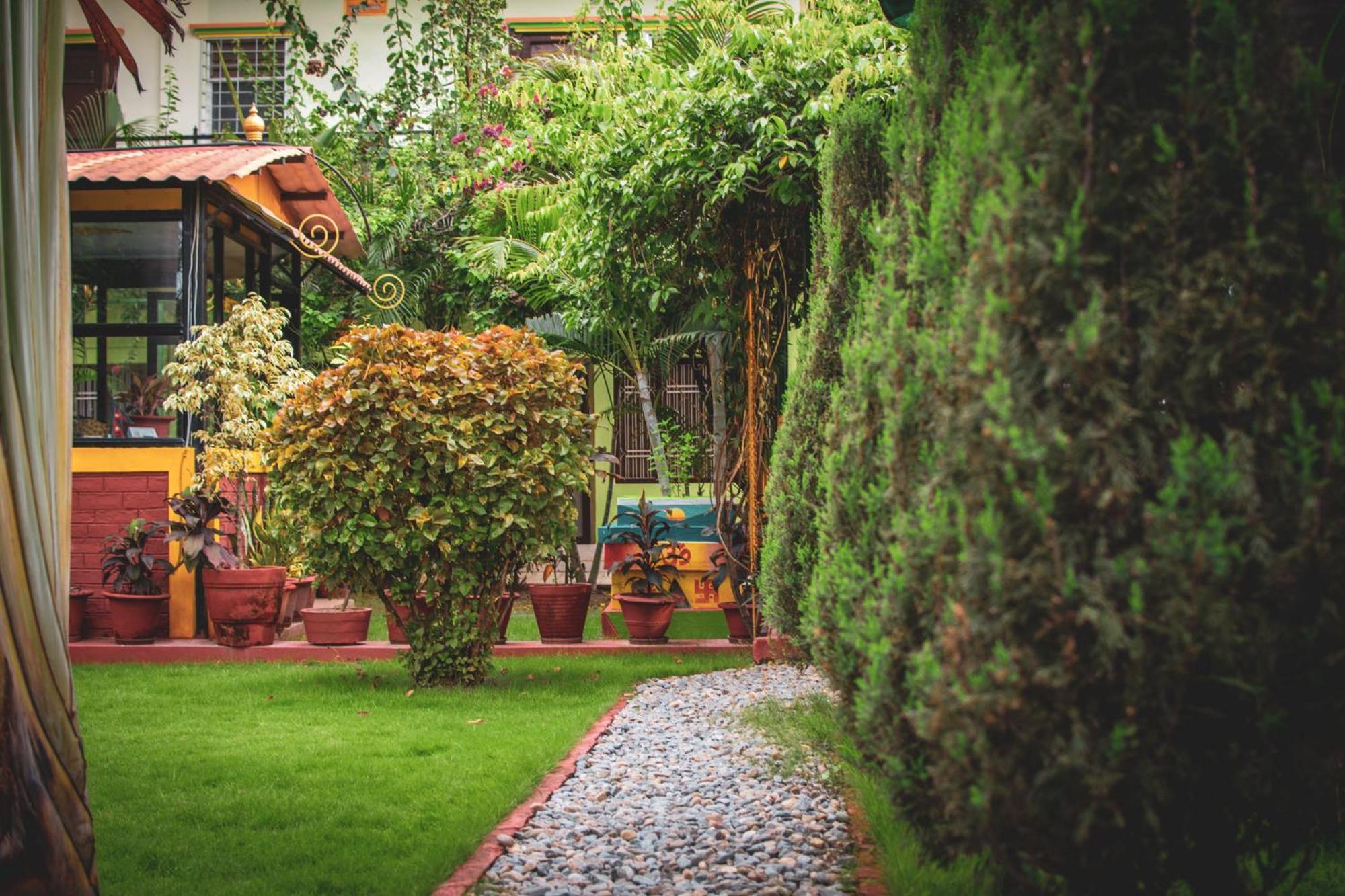 Galaxy Guest House Bhairāhawā Екстериор снимка