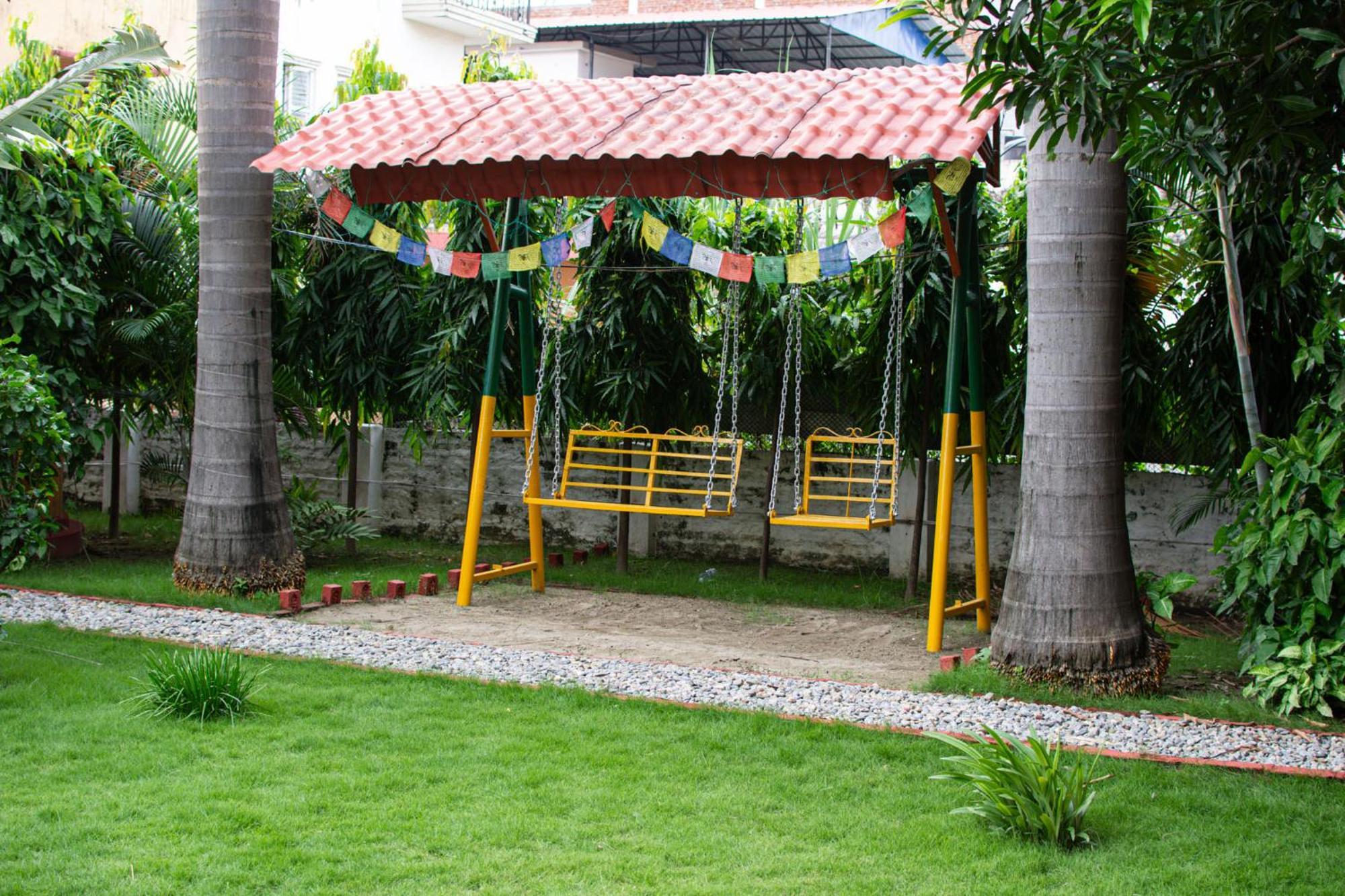 Galaxy Guest House Bhairāhawā Екстериор снимка