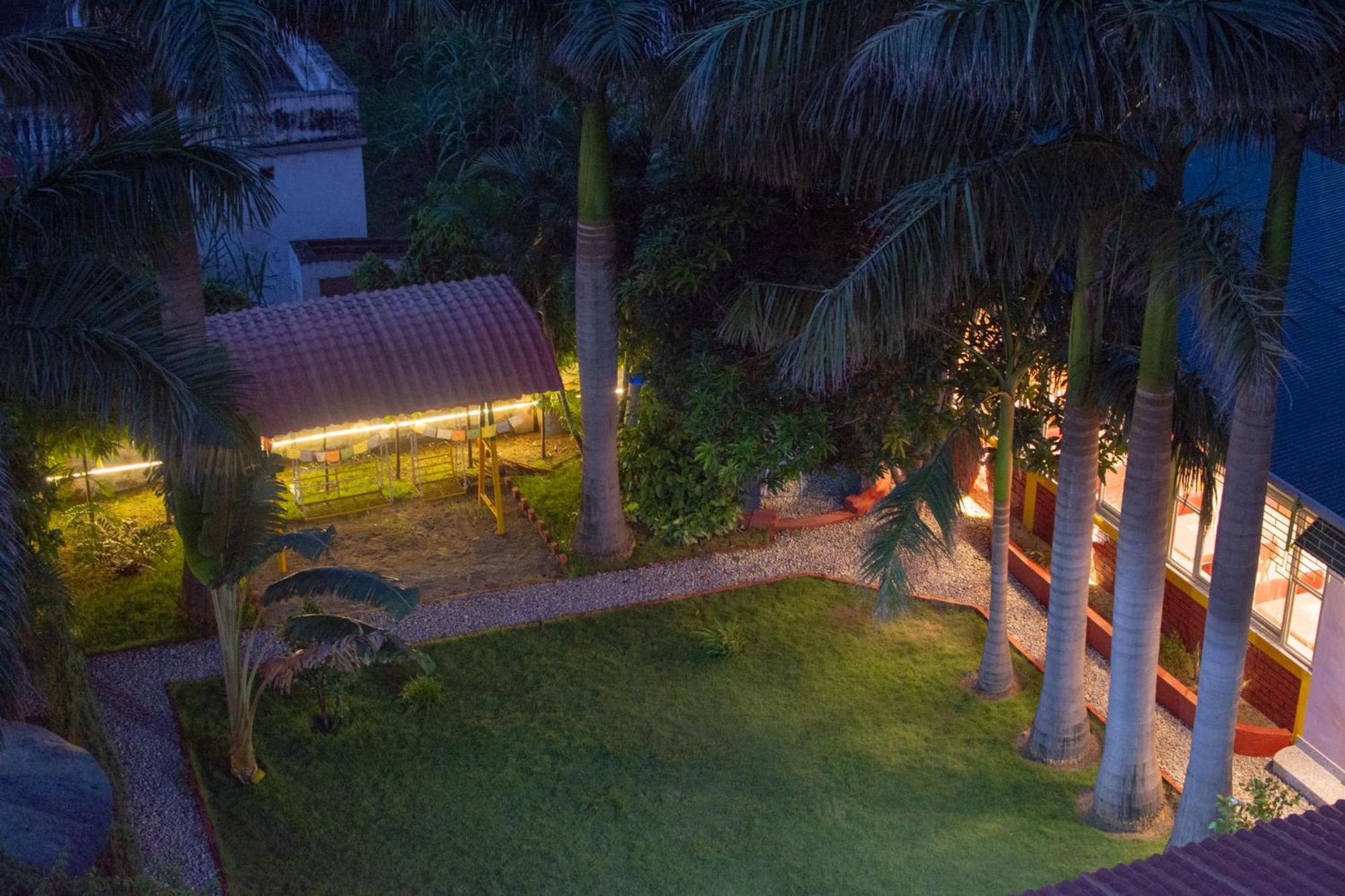 Galaxy Guest House Bhairāhawā Екстериор снимка