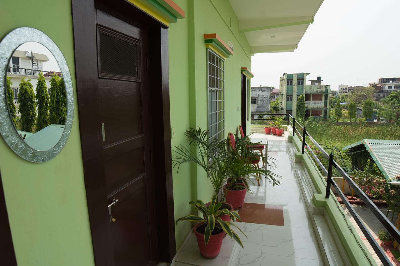 Galaxy Guest House Bhairāhawā Екстериор снимка