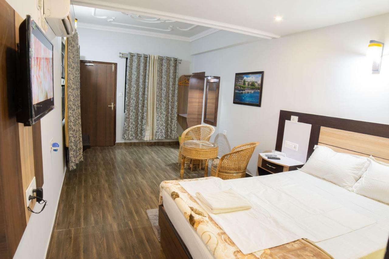 Galaxy Guest House Bhairāhawā Екстериор снимка