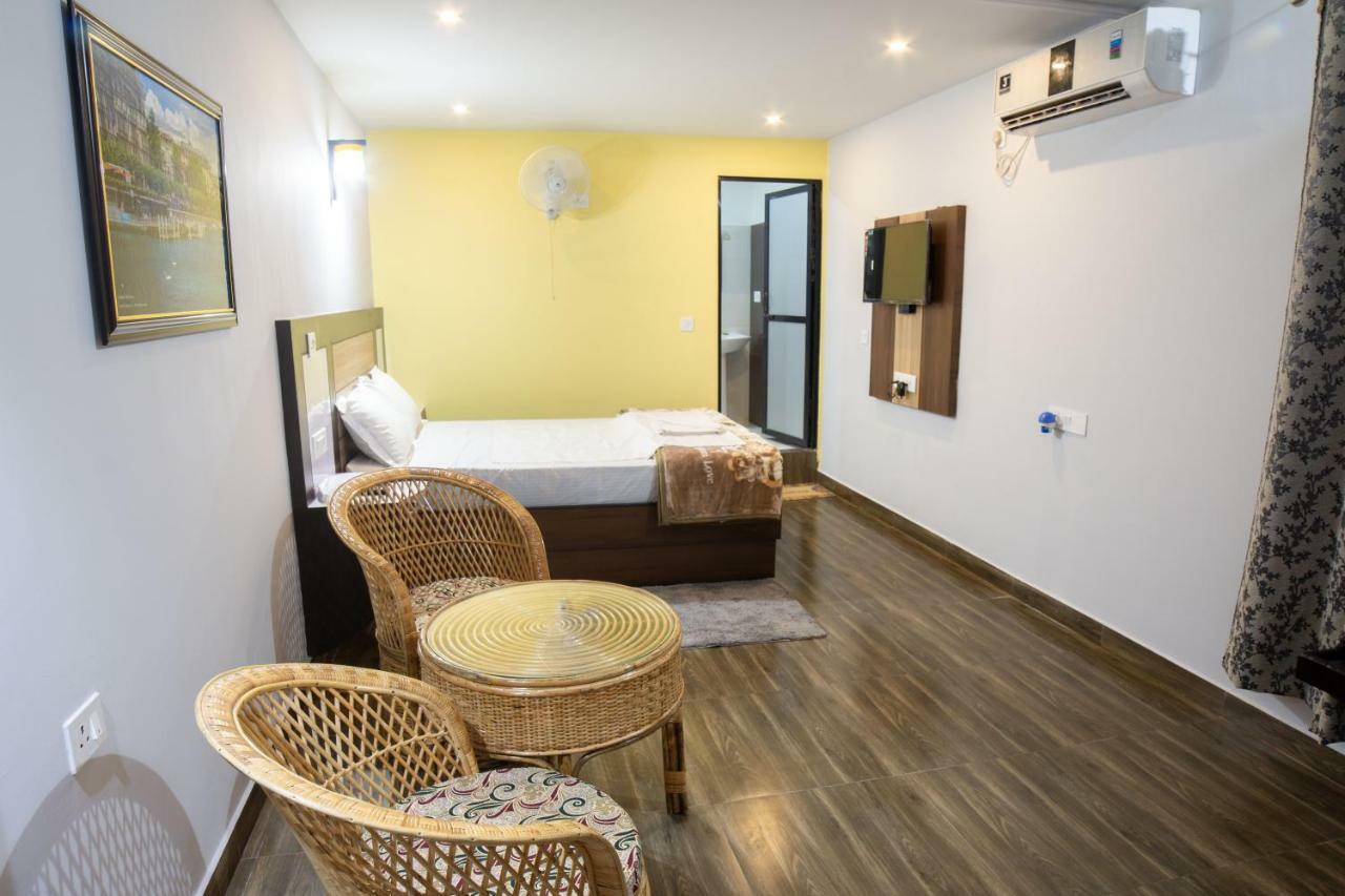 Galaxy Guest House Bhairāhawā Екстериор снимка
